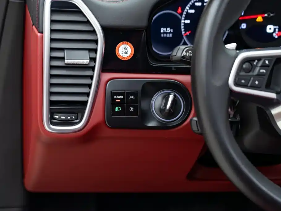 Porsche Cayenne — миниатюра 17