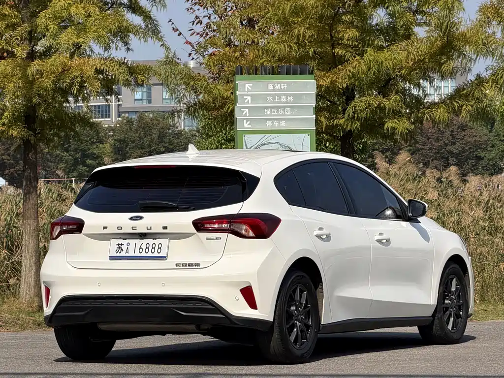 Ford Focus — миниатюра 6