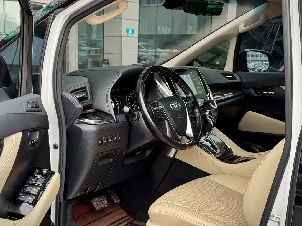 Toyota Vellfire — миниатюра 4