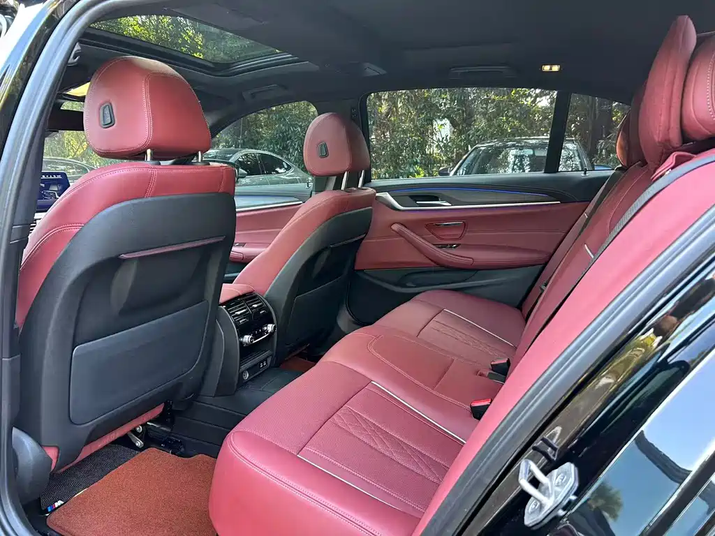 BMW 5 Series — миниатюра 6