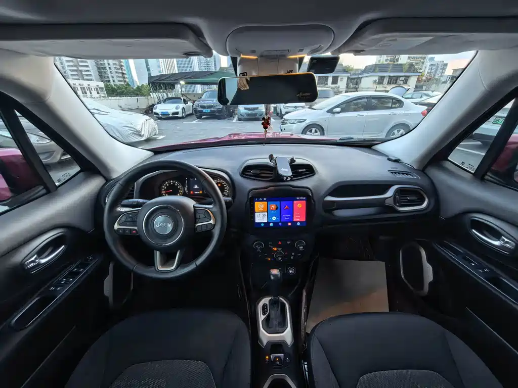 Jeep Renegade — миниатюра 6