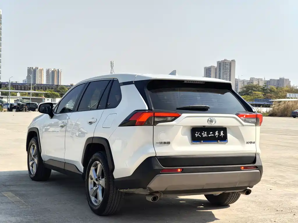 Toyota RAV4 2022 2.0L CVT Plus