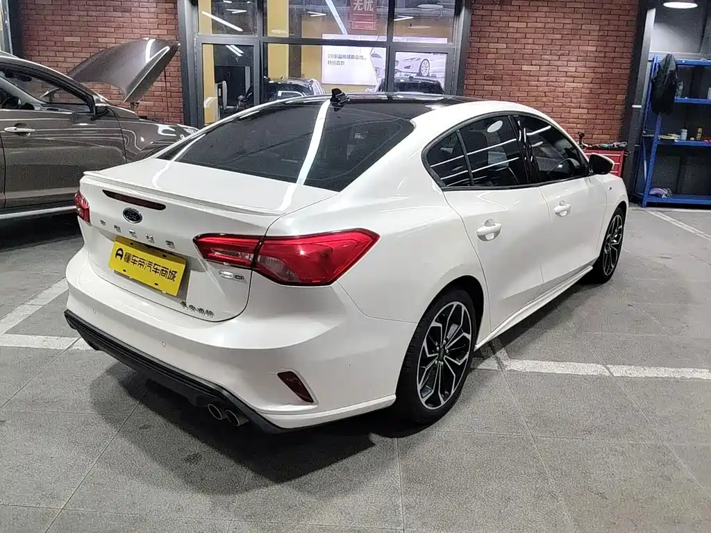 Ford Focus — миниатюра 4