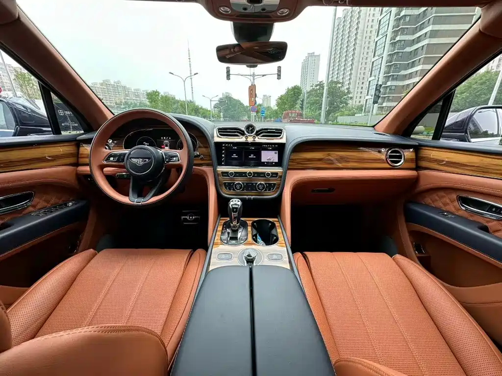 Bentley Bentayga — миниатюра 5