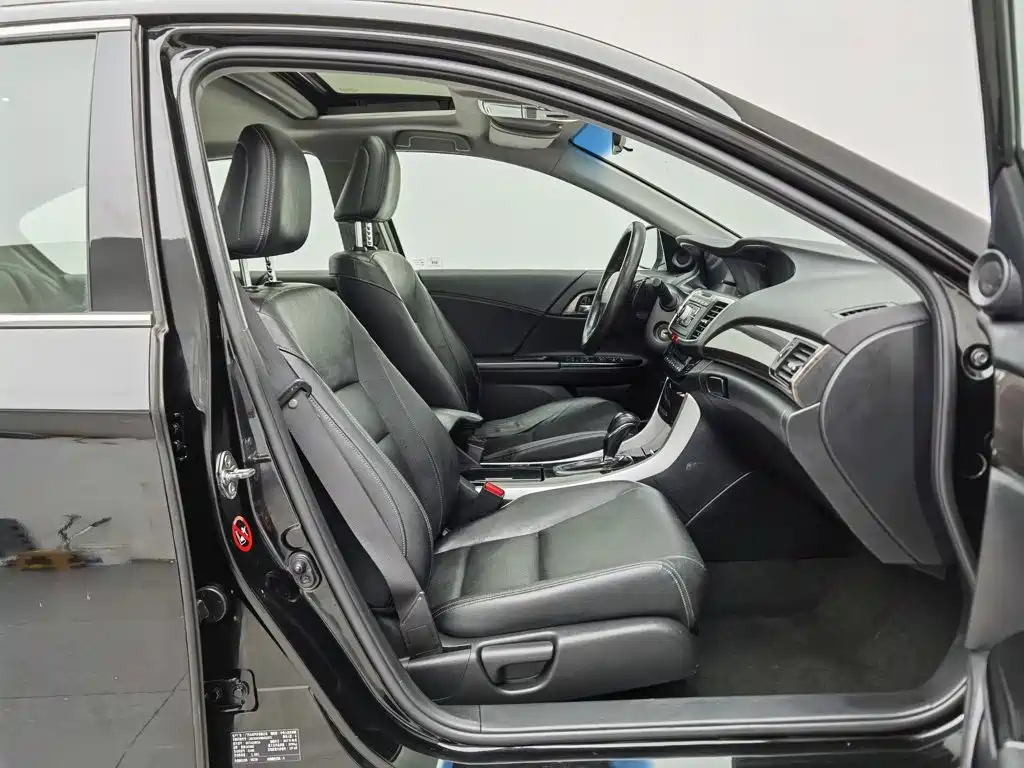 Honda Accord — миниатюра 23