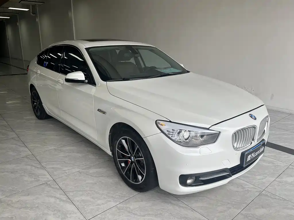 BMW 5 Series GT 5 GT 2017 528i Lead