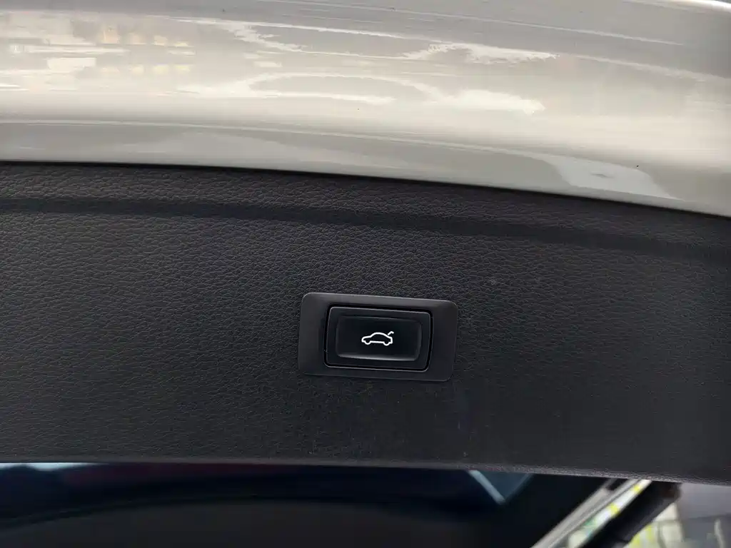 Audi Q5L — миниатюра 24