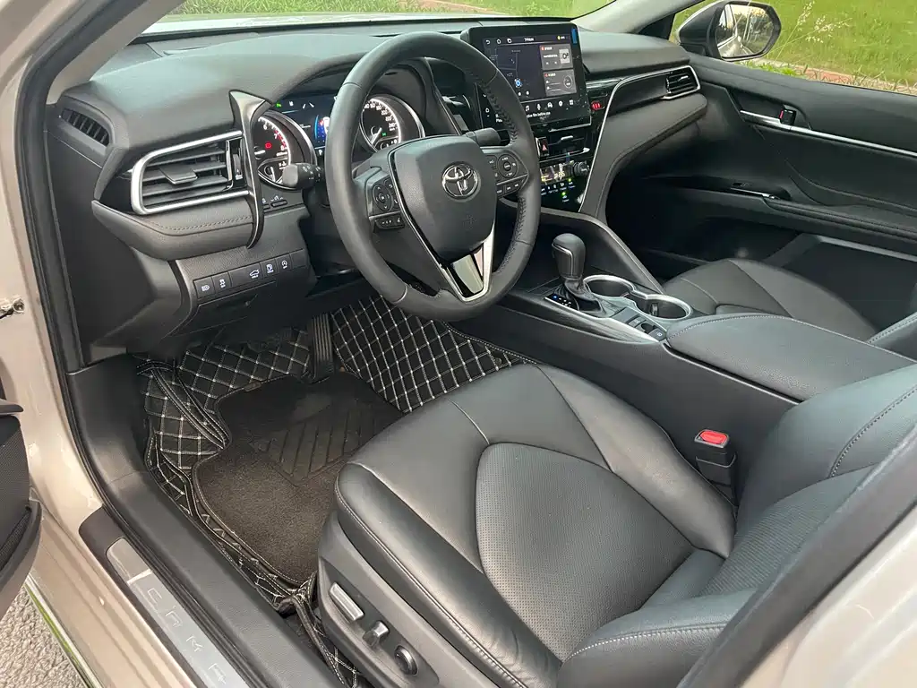 Toyota Camry — миниатюра 7
