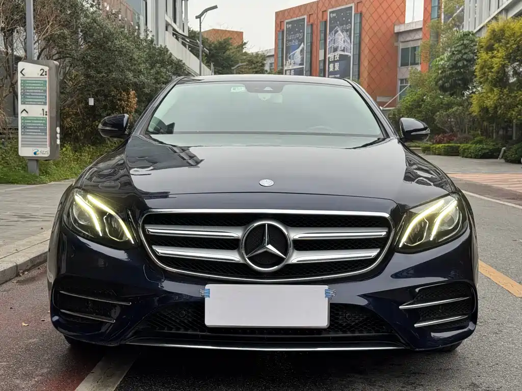 MERCEDES-BENZ E CLASS