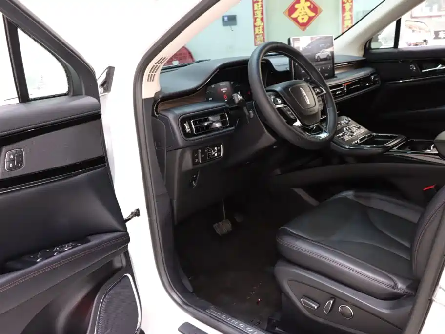 Lincoln Nautilus 2.0T 4WD Premium Edition, фото 9