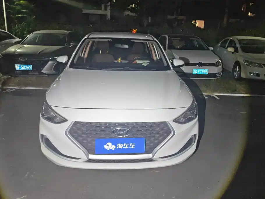 Hyundai Elantra — миниатюра 2