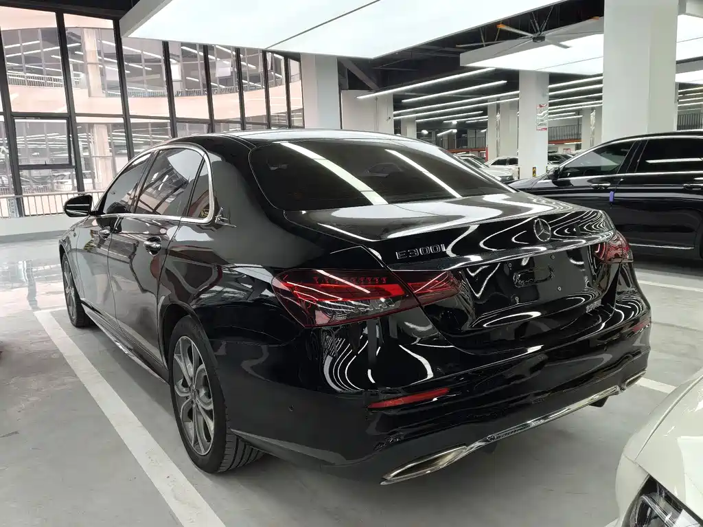 Mercedes-Benz E-Class — миниатюра 12