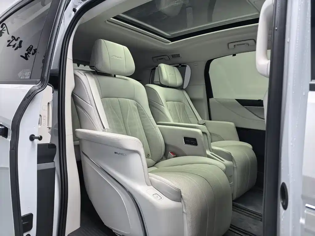 BUICK GL8 NEW ENERGY