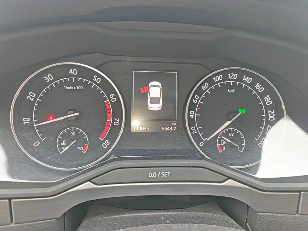 Skoda Superb — миниатюра 12
