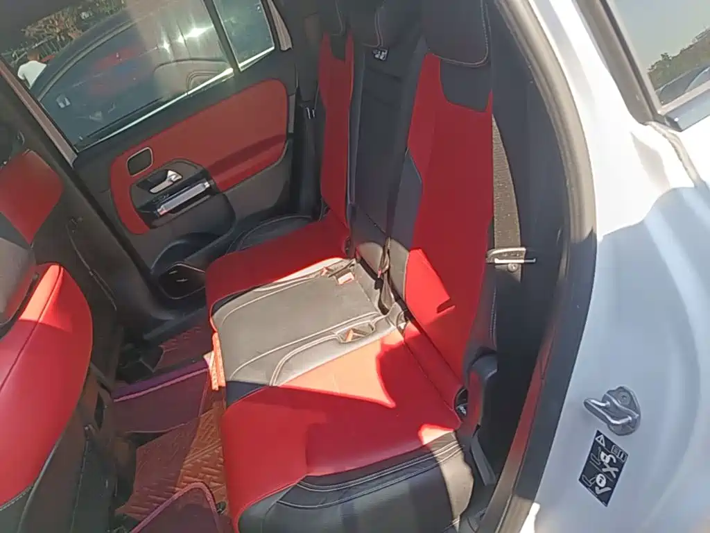 Mercedes-Benz GLB AMG — миниатюра 17