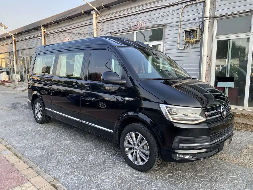 Volkswagen Caravelle — миниатюра 2