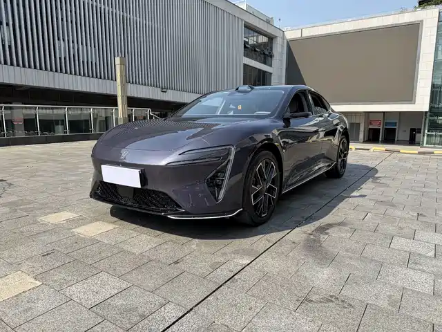 2025 Avatr 06