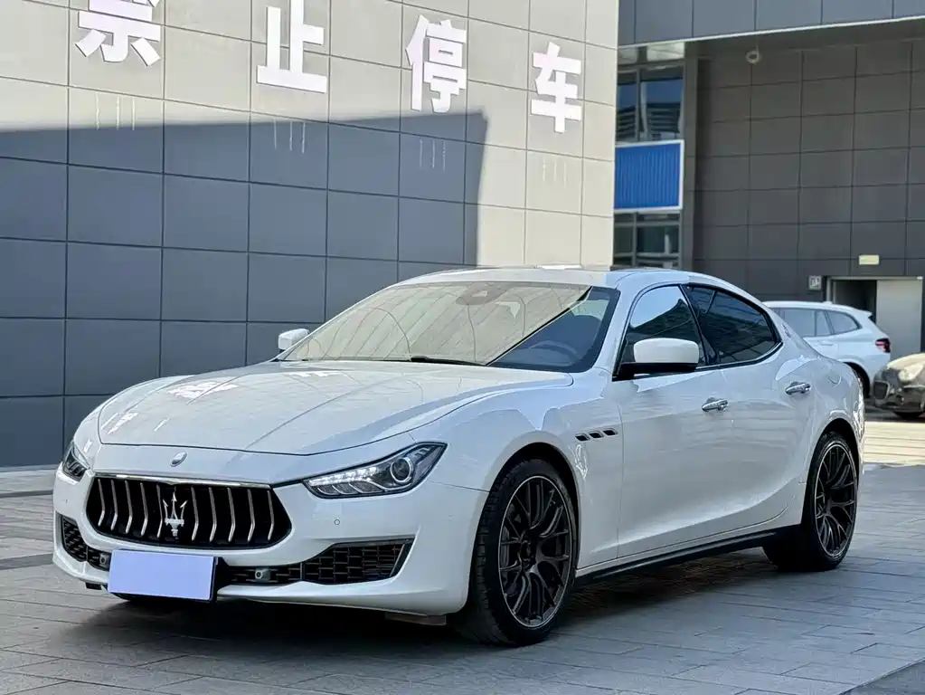 MASERATI GHIBLI