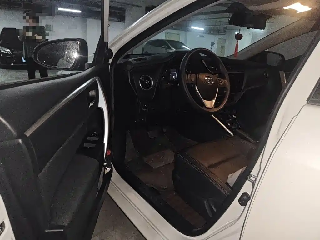 Toyota Corolla Hybrid — миниатюра 17
