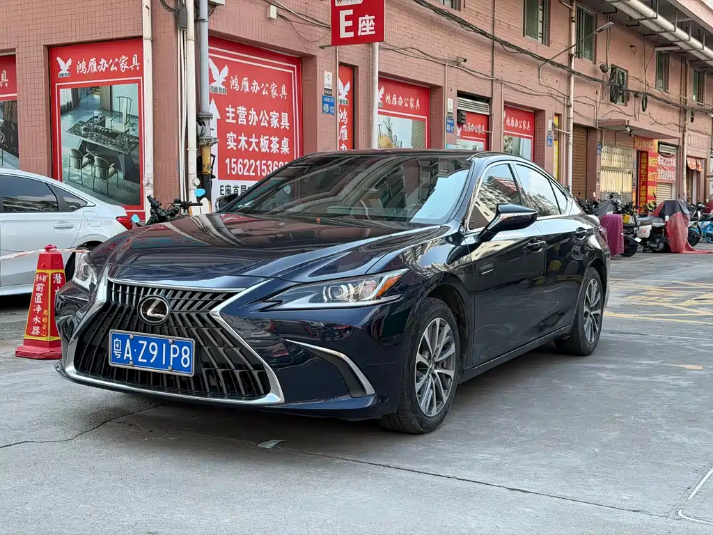 Купить Lexus ES
