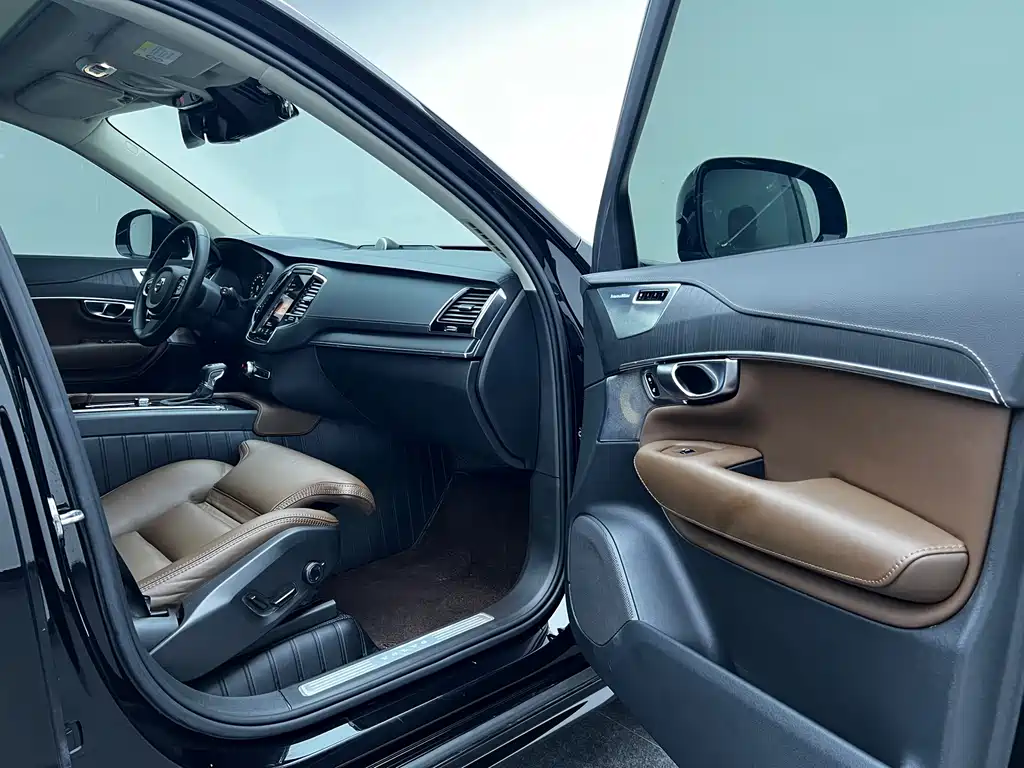 Volvo XC90 — миниатюра 14