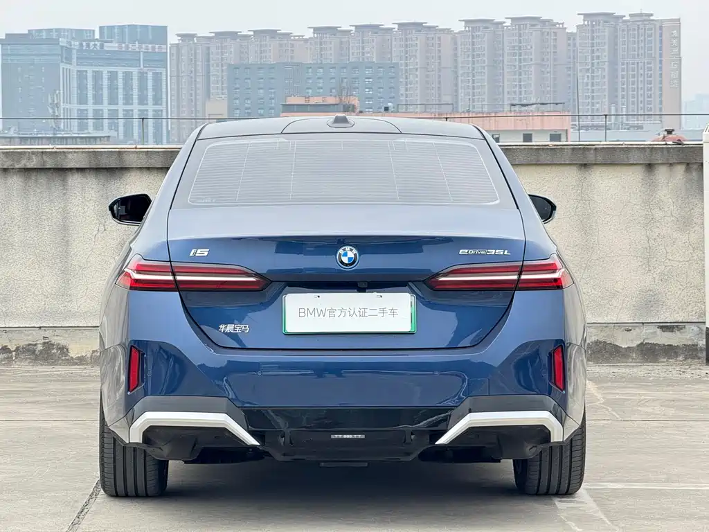 BMW I5