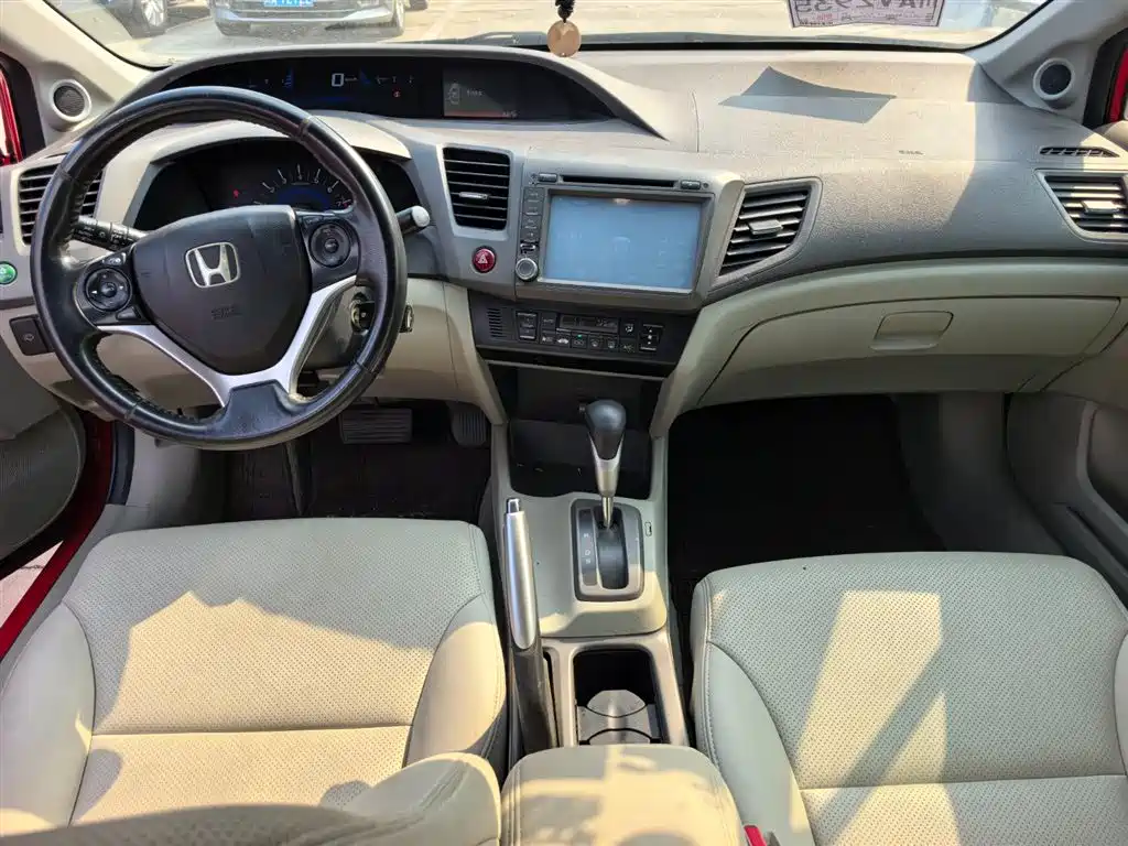 Honda Civic 2012 1.8L AT Luxury