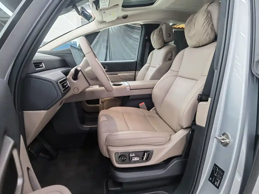 Li Auto MEGA 2025 Home