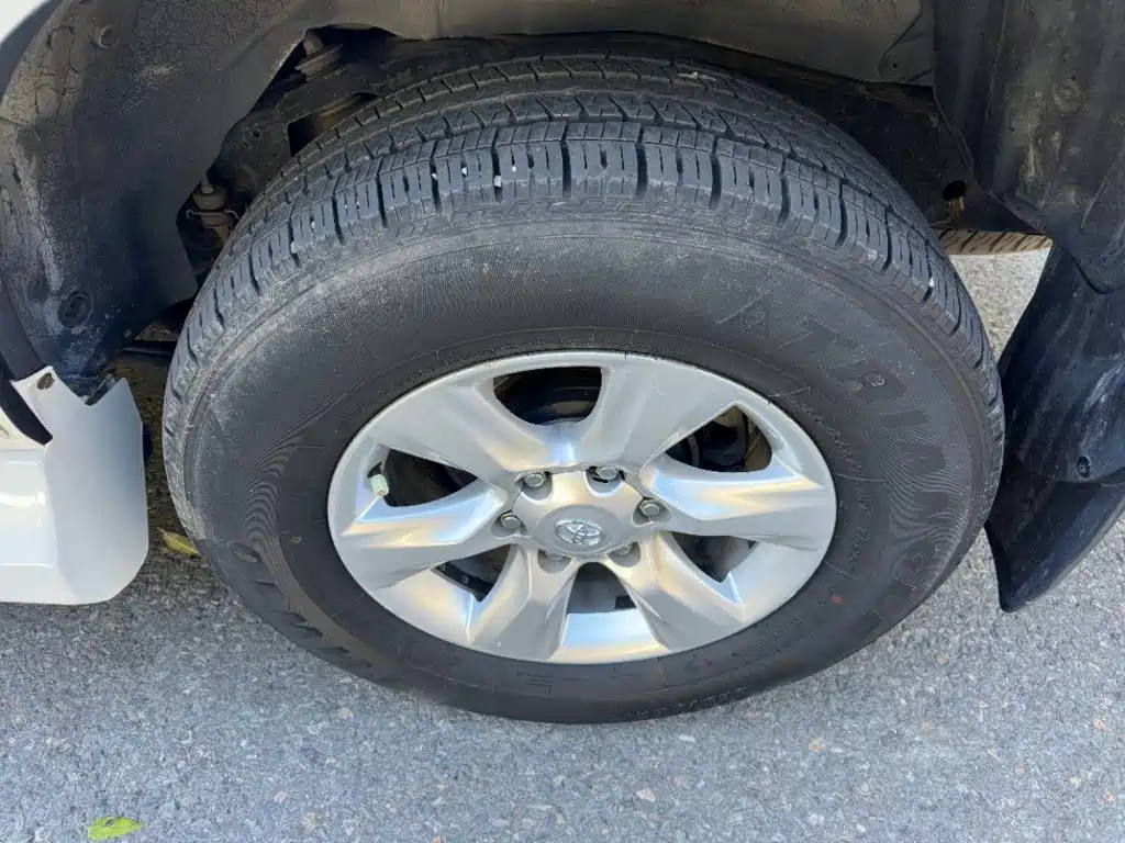 Toyota Prado (Import) — миниатюра 11