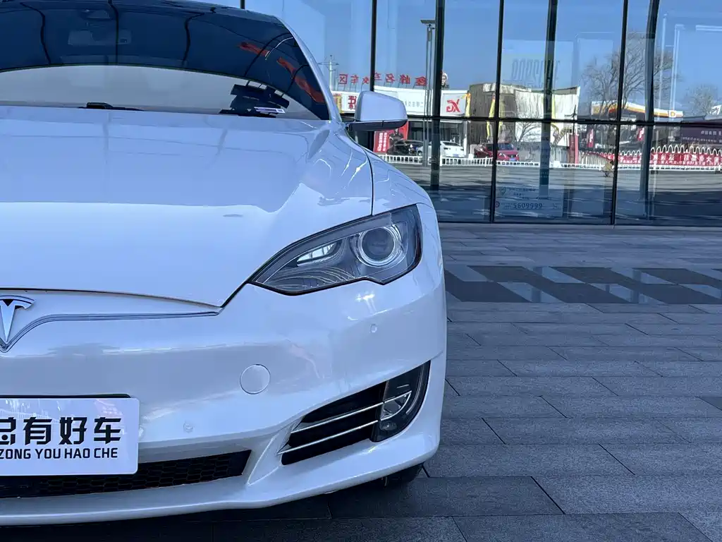 Tesla Model S 2015 Model S P85D