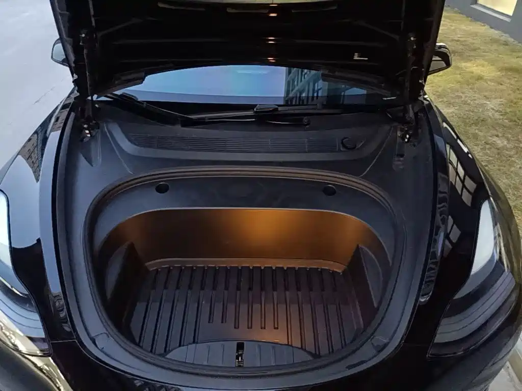 Tesla Model 3 — миниатюра 20