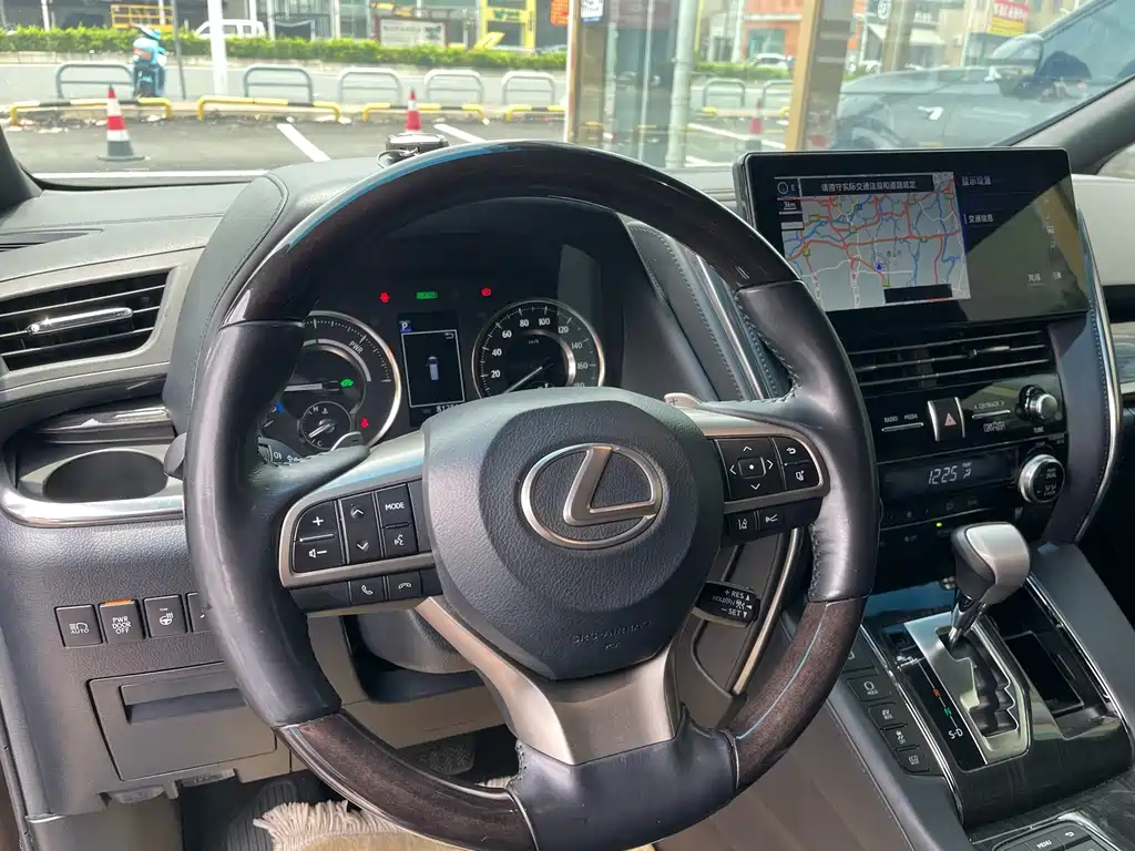 Lexus LM 2020 — фото 4
