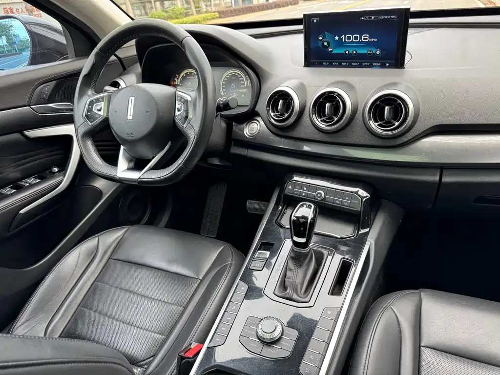 Wey Wey VV7 — миниатюра 15