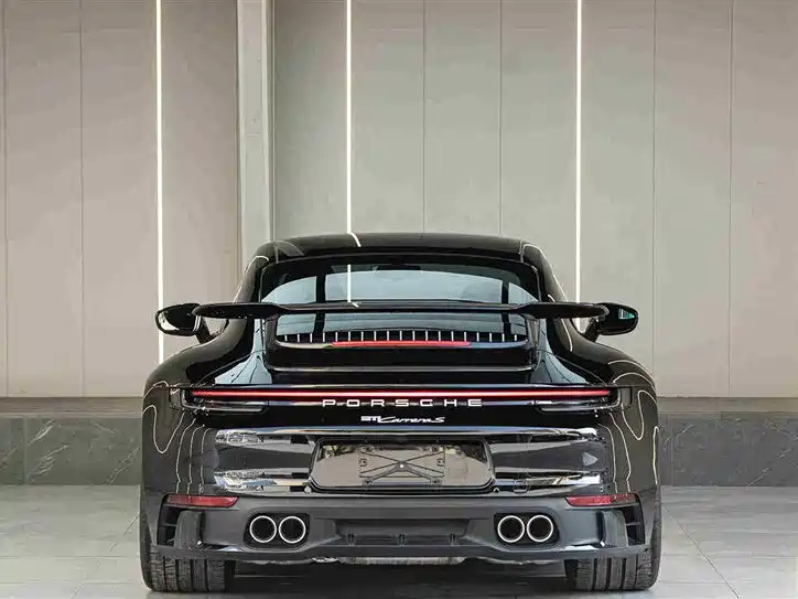 PORSCHE 911