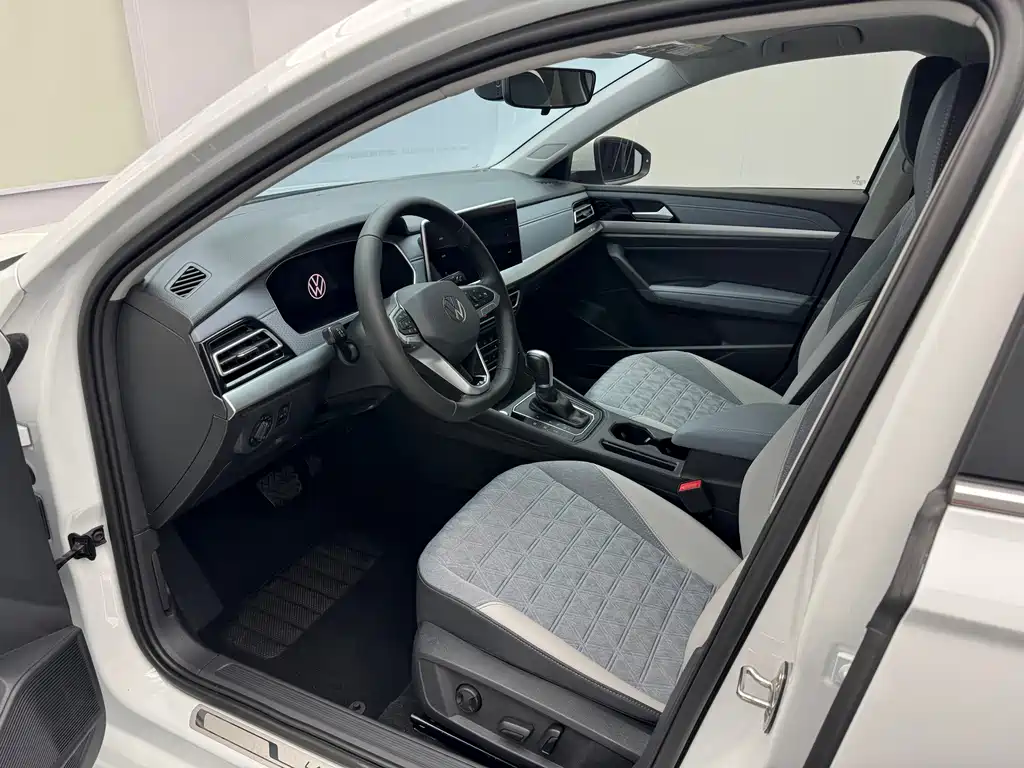 Volkswagen Lavida — миниатюра 4