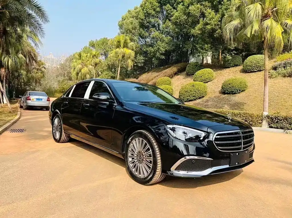 Mercedes-Benz E-Class — миниатюра 3