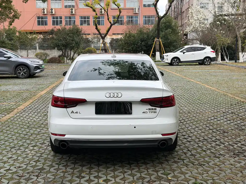 AUDI A4L