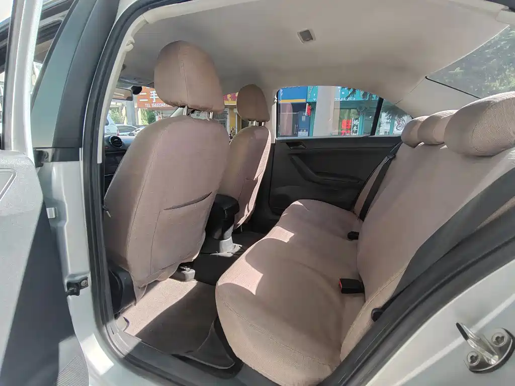 Volkswagen Jetta — миниатюра 9
