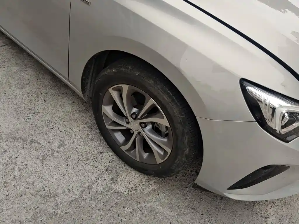 Buick Verano — миниатюра 10