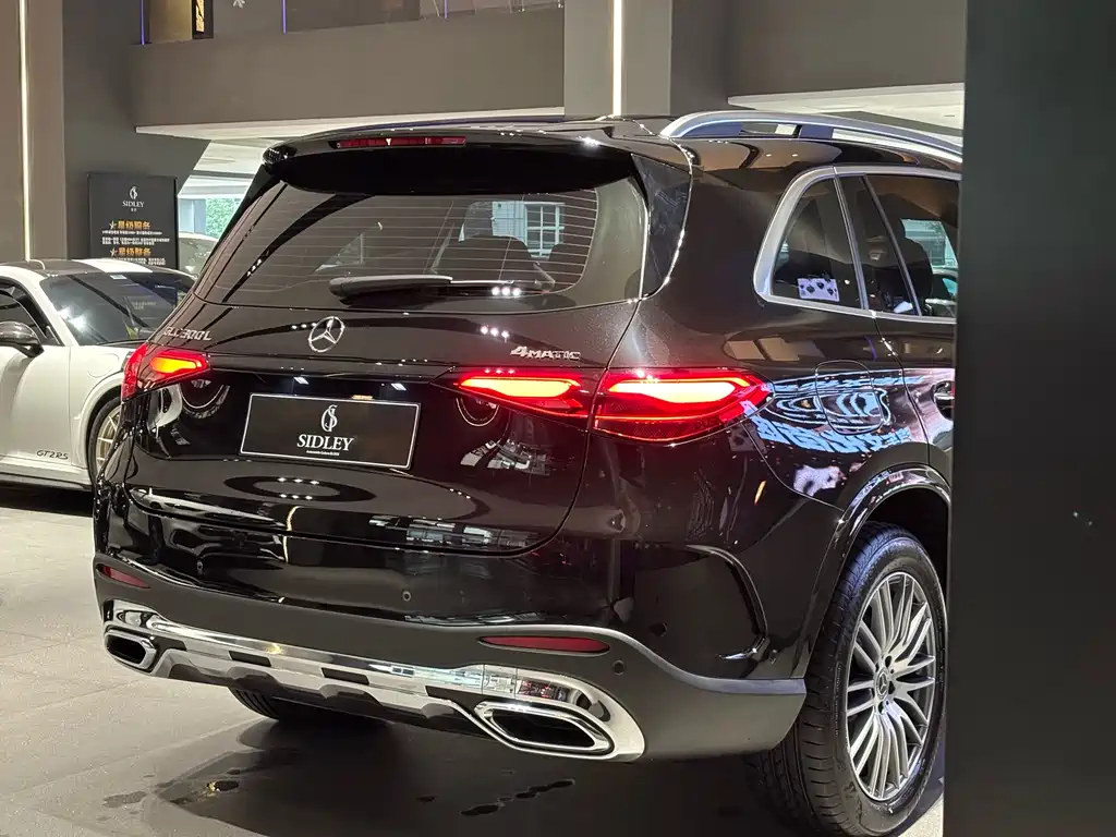 MERCEDES-BENZ GLC