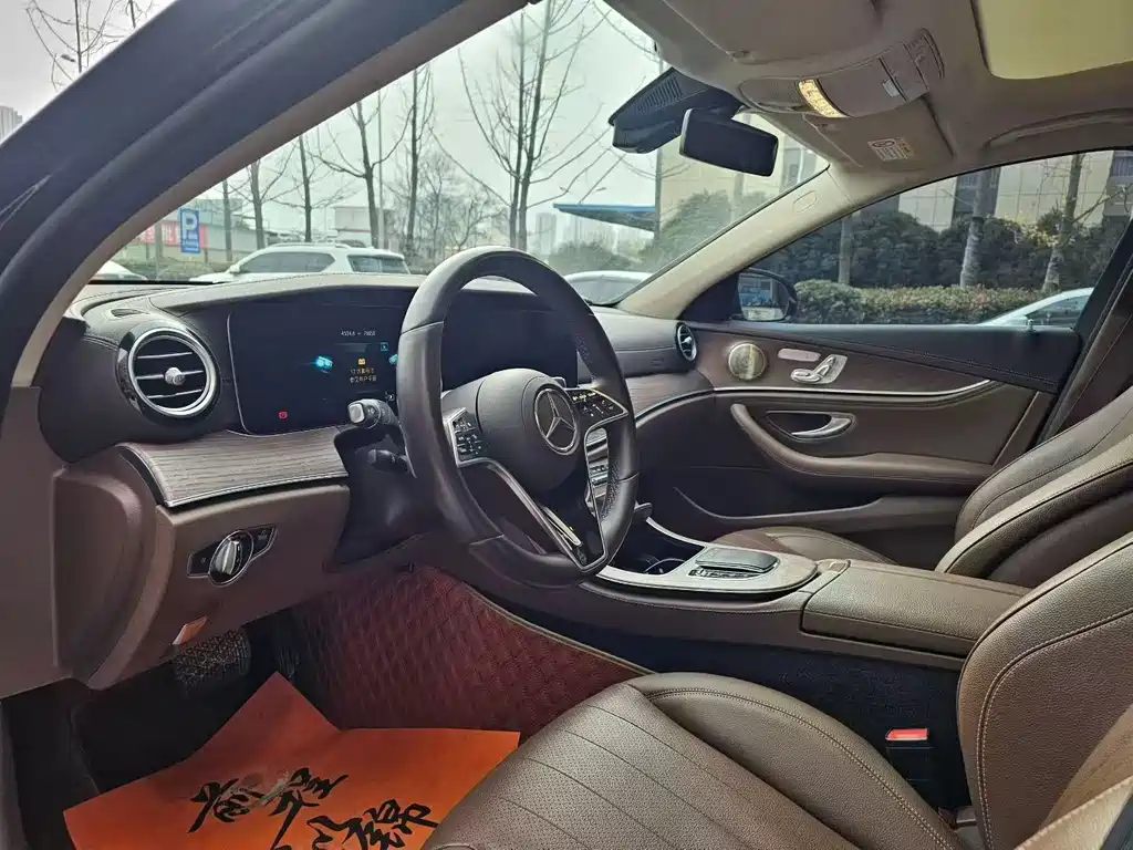 MERCEDES-BENZ E CLASS