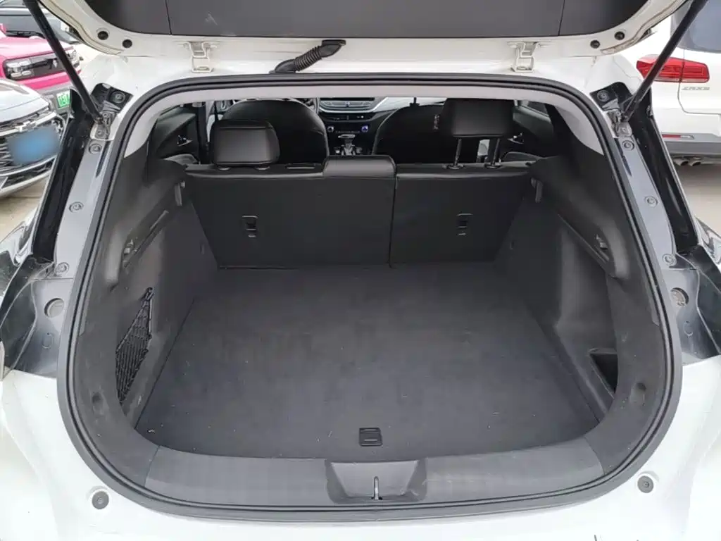 Chevrolet Menlo — миниатюра 19