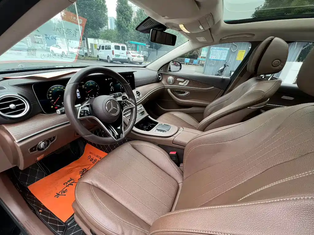 Mercedes-Benz E-Class — миниатюра 4