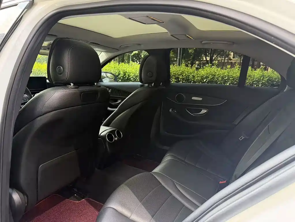 Mercedes-Benz C-Class — миниатюра 6