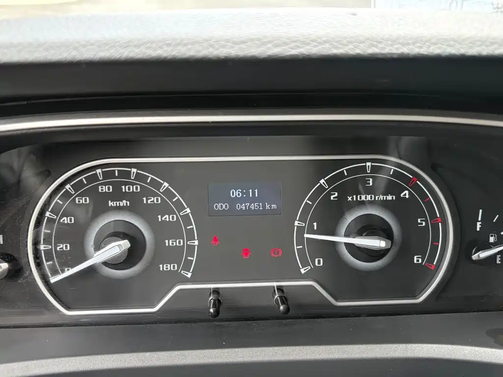 MAXUS V80 — миниатюра 10