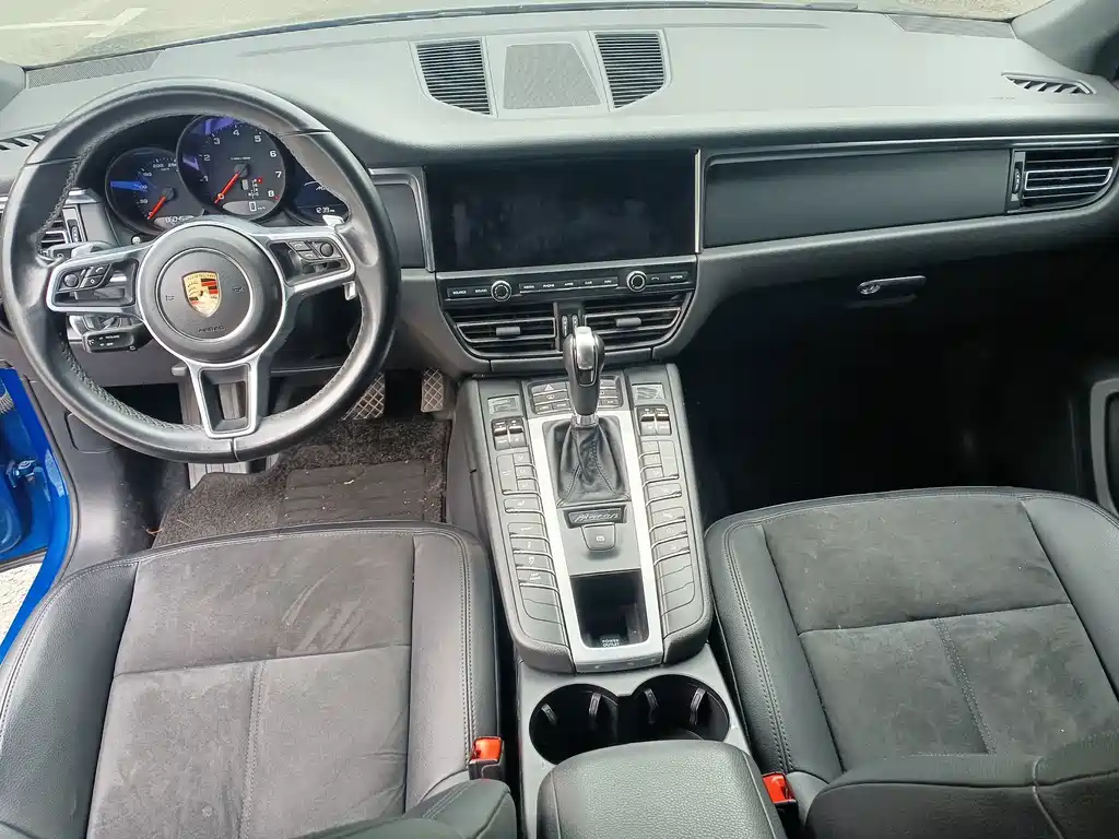 Porsche Macan — миниатюра 9