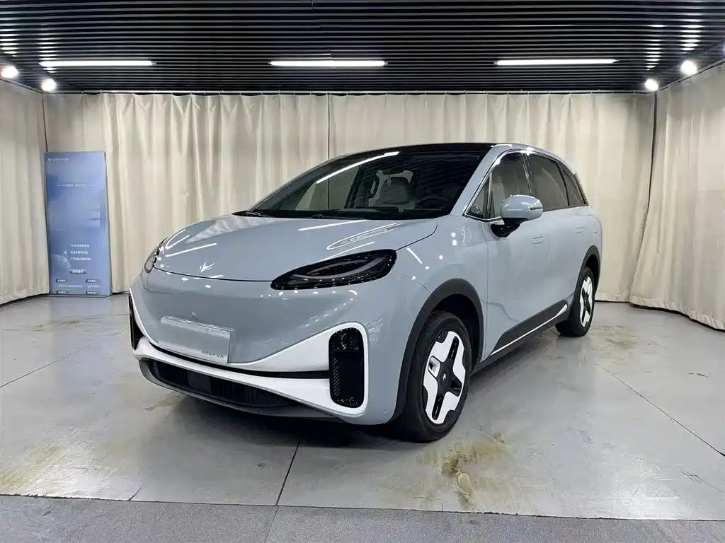 Arcfox S 2025