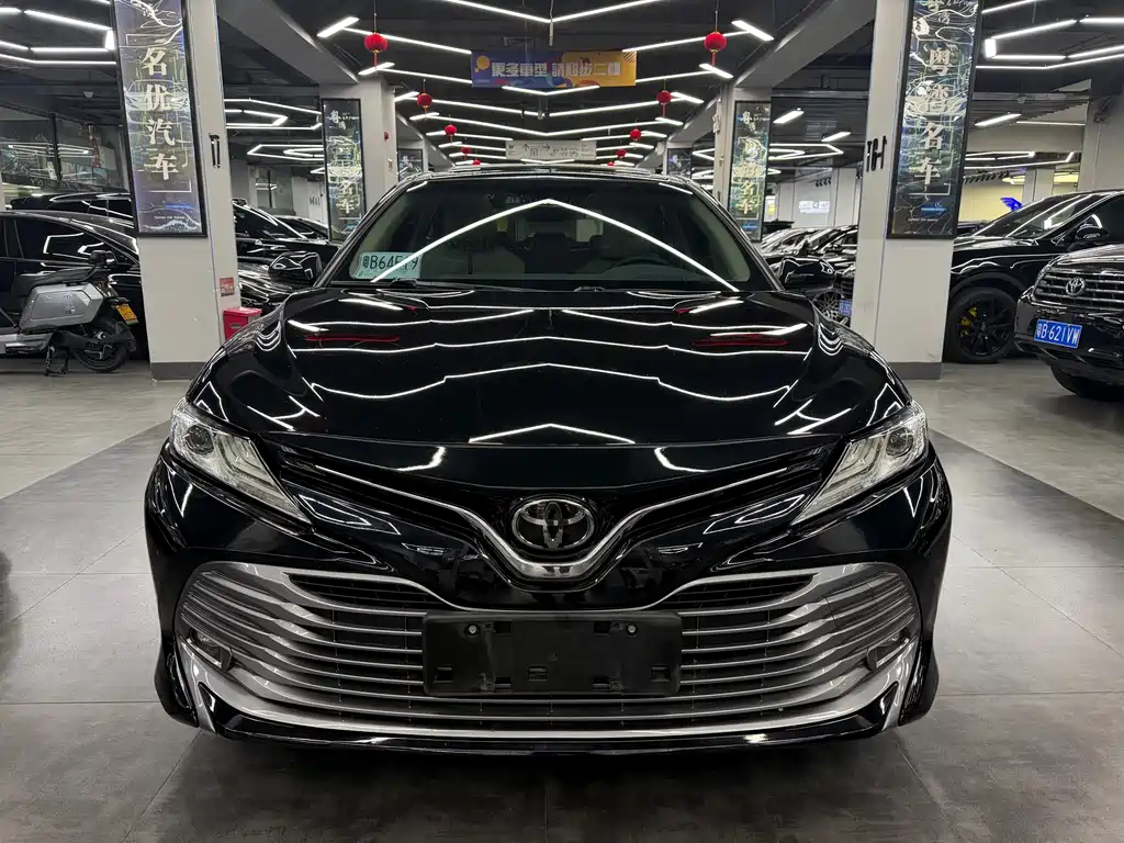 TOYOTA CAMRY