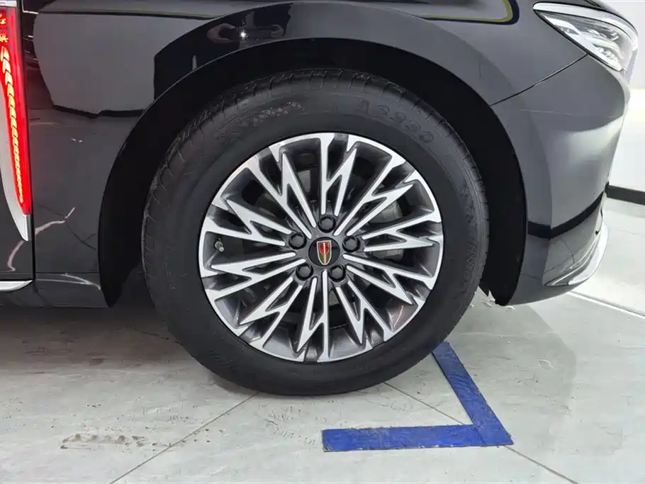 Hongqi H5 2023 2.0T AT