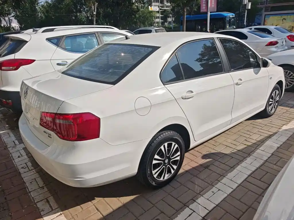 Volkswagen Jetta — миниатюра 7